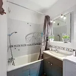 T2 Classe 3 Etoiles Vue Avec Piscine Proche Du Canadel Lägenhet