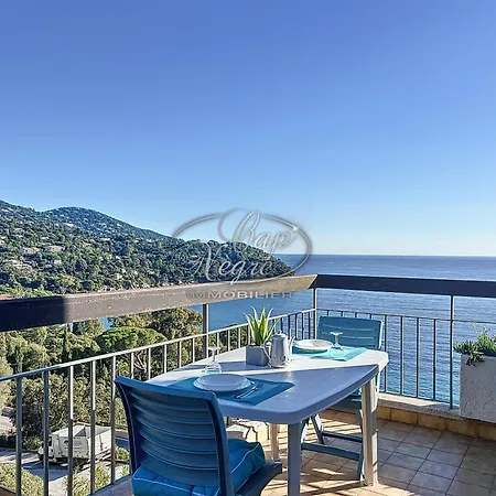 T2 Classe 3 Etoiles Vue Avec Piscine Proche Du Canadel